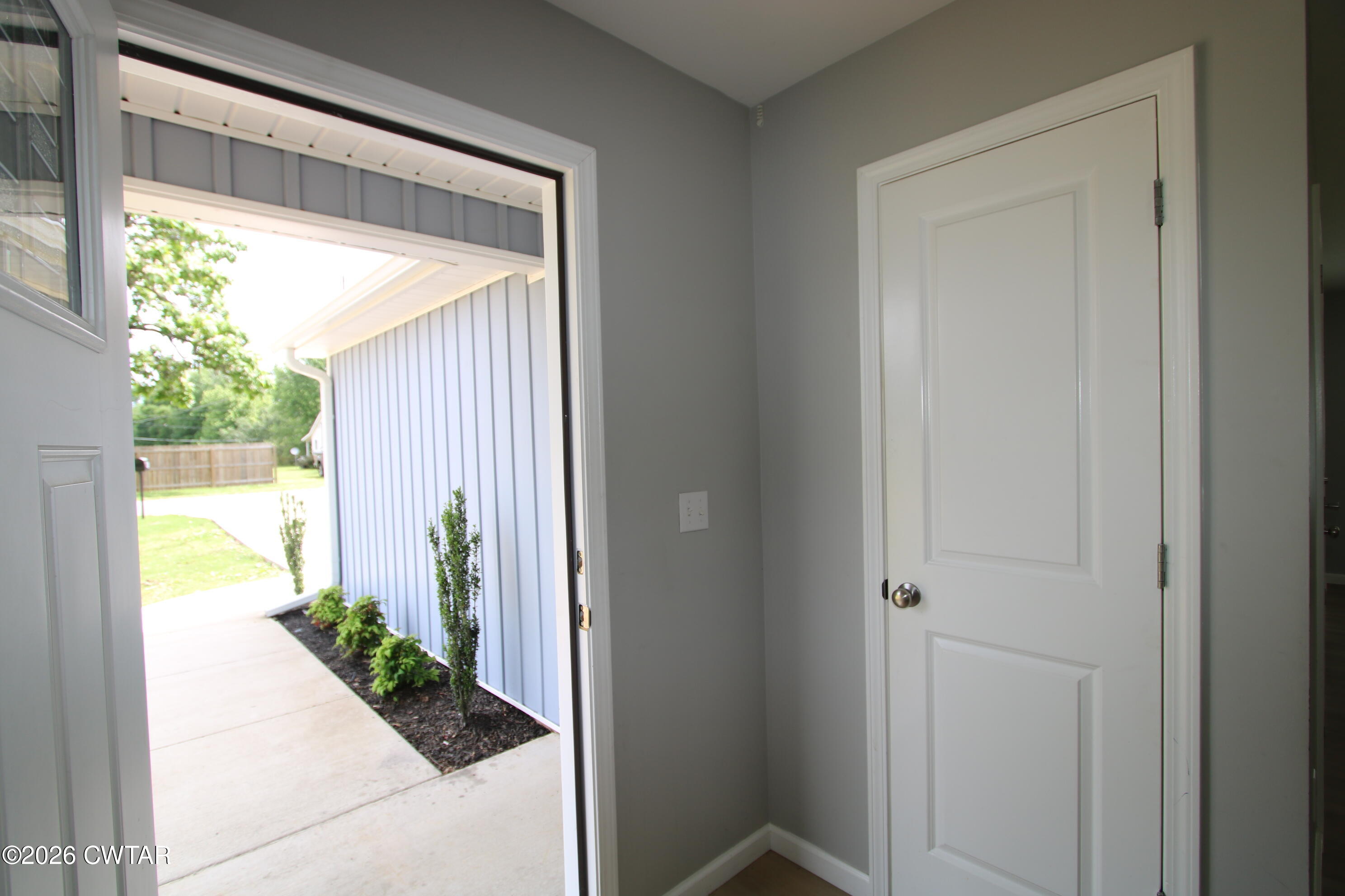 636 Gibson Road Trenton, TN 38382 - Photo 2 of 35 IMG_8839