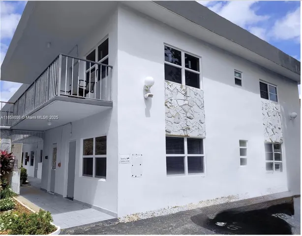 $229,000 | 415 Northeast 2nd Street, Unit 201, Hallandale Beach, FL 33009