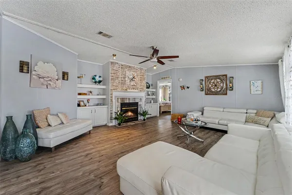 $1,900 | 6433 Orris Street, Zephyrhills, FL 33542