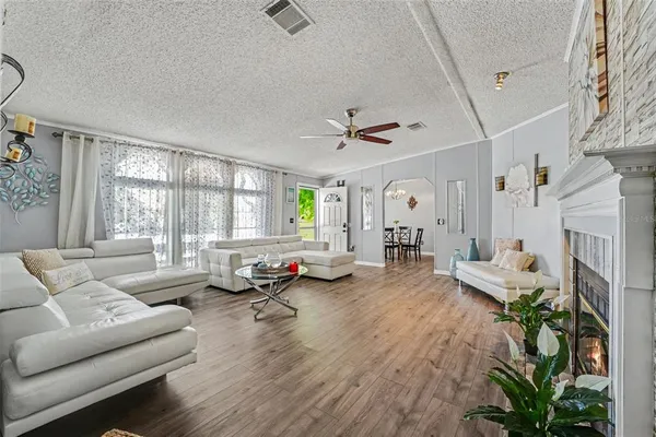 $1,900 | 6433 Orris Street, Zephyrhills, FL 33542