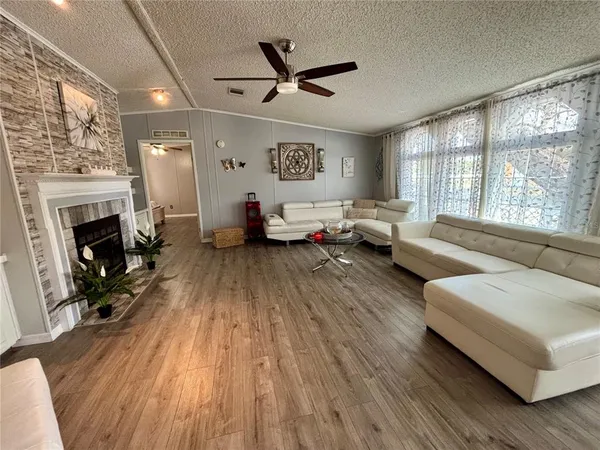 $1,900 | 6433 Orris Street, Zephyrhills, FL 33542