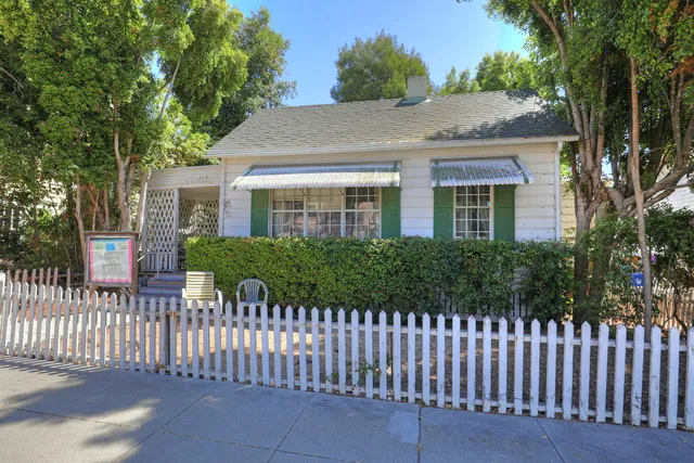 $1,100,000 | 117 West Valerio Street, Santa Barbara, CA 93101