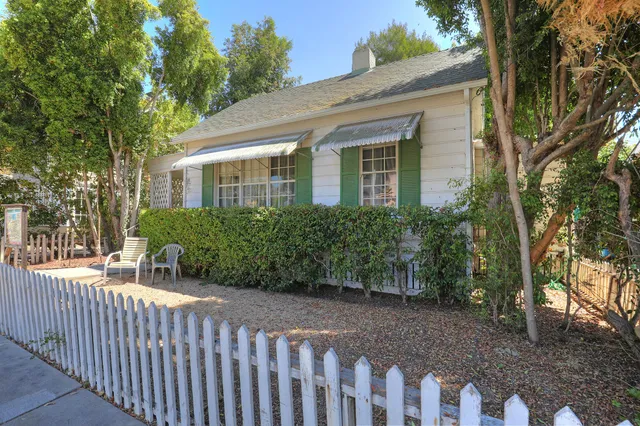 $1,100,000 | 117 West Valerio Street, Santa Barbara, CA 93101