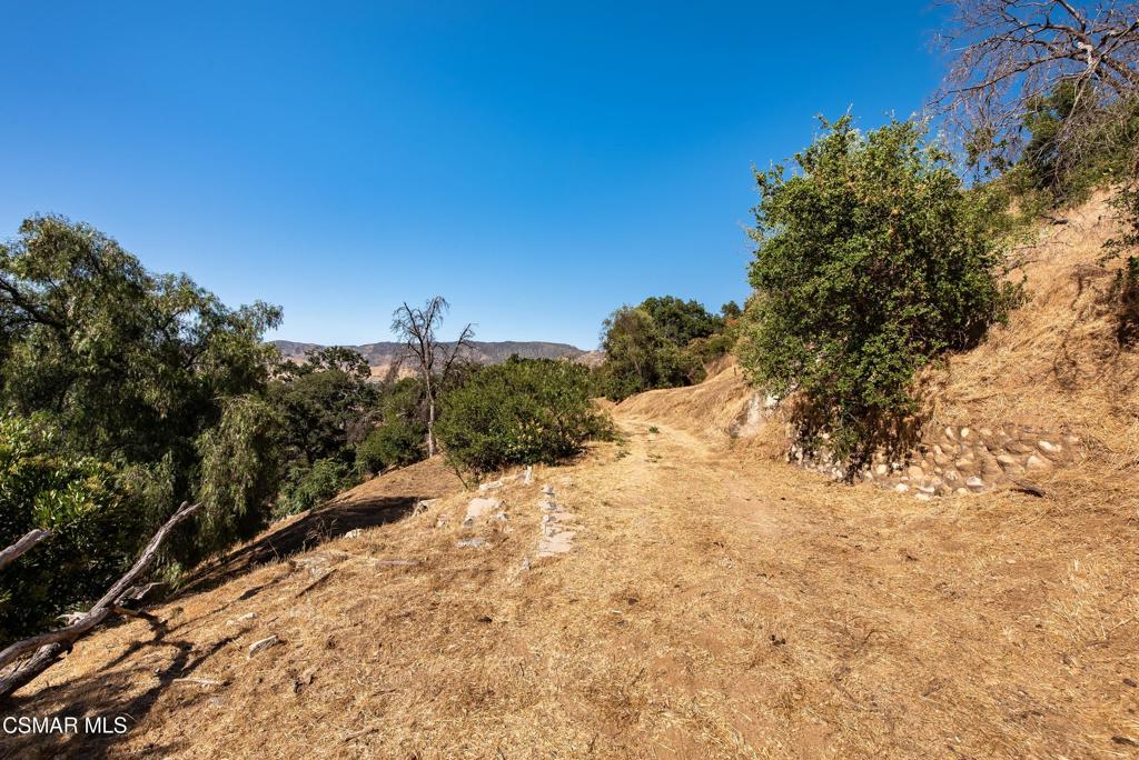1194 Black Canyon Road Simi Valley, CA 93063 - Photo 12 of 32