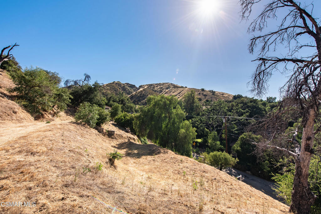 1194 Black Canyon Road Simi Valley, CA 93063 - Photo 13 of 32