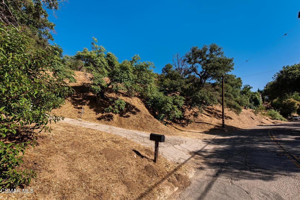 1194 Black Canyon Road Simi Valley, CA 93063 - Photo 14 of 32