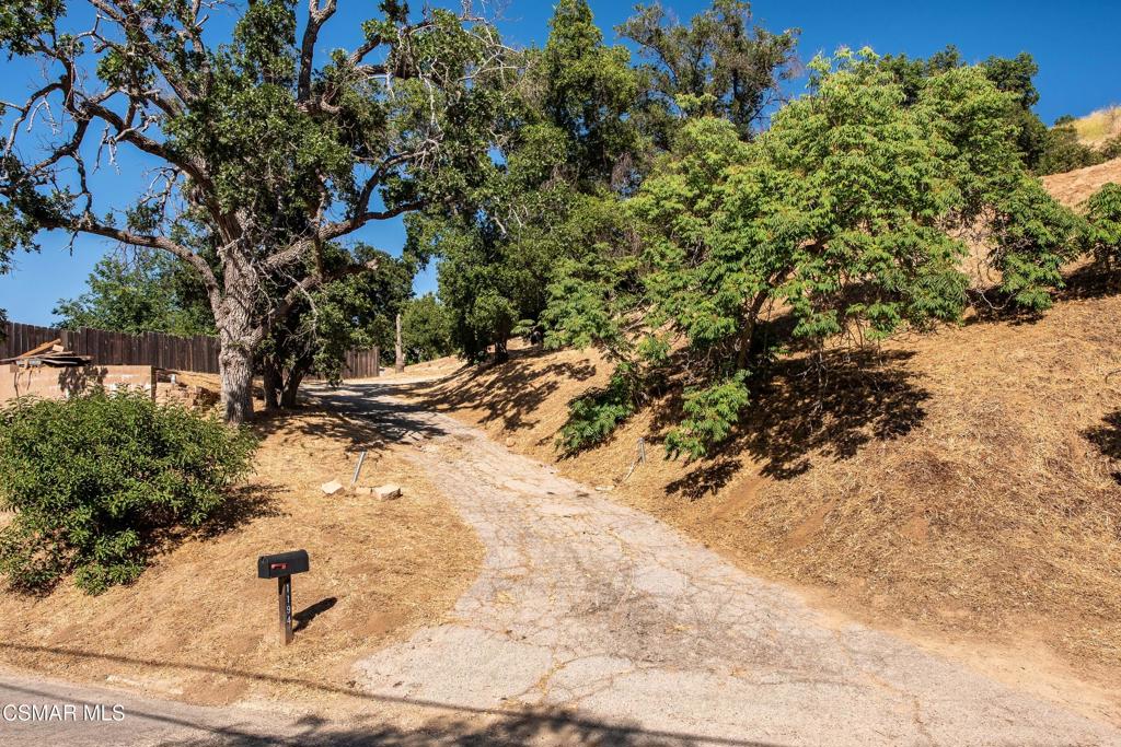 1194 Black Canyon Road Simi Valley, CA 93063 - Photo 15 of 32