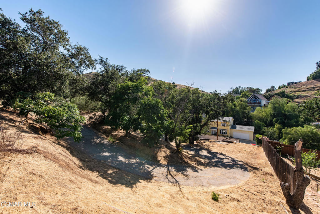1194 Black Canyon Road Simi Valley, CA 93063 - Photo 3 of 32