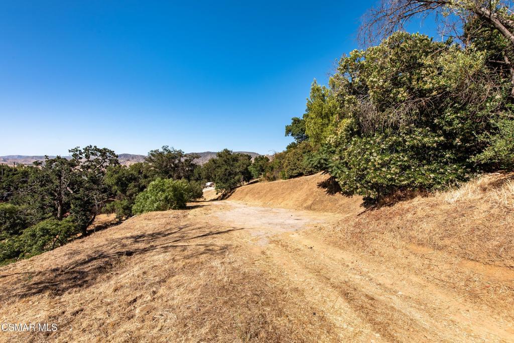 1194 Black Canyon Road Simi Valley, CA 93063 - Photo 9 of 32