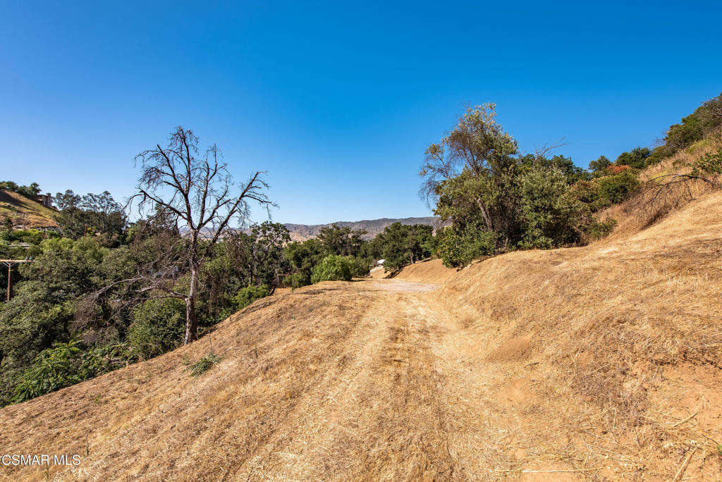 1194 Black Canyon Road Simi Valley, CA 93063 - Photo 10 of 32