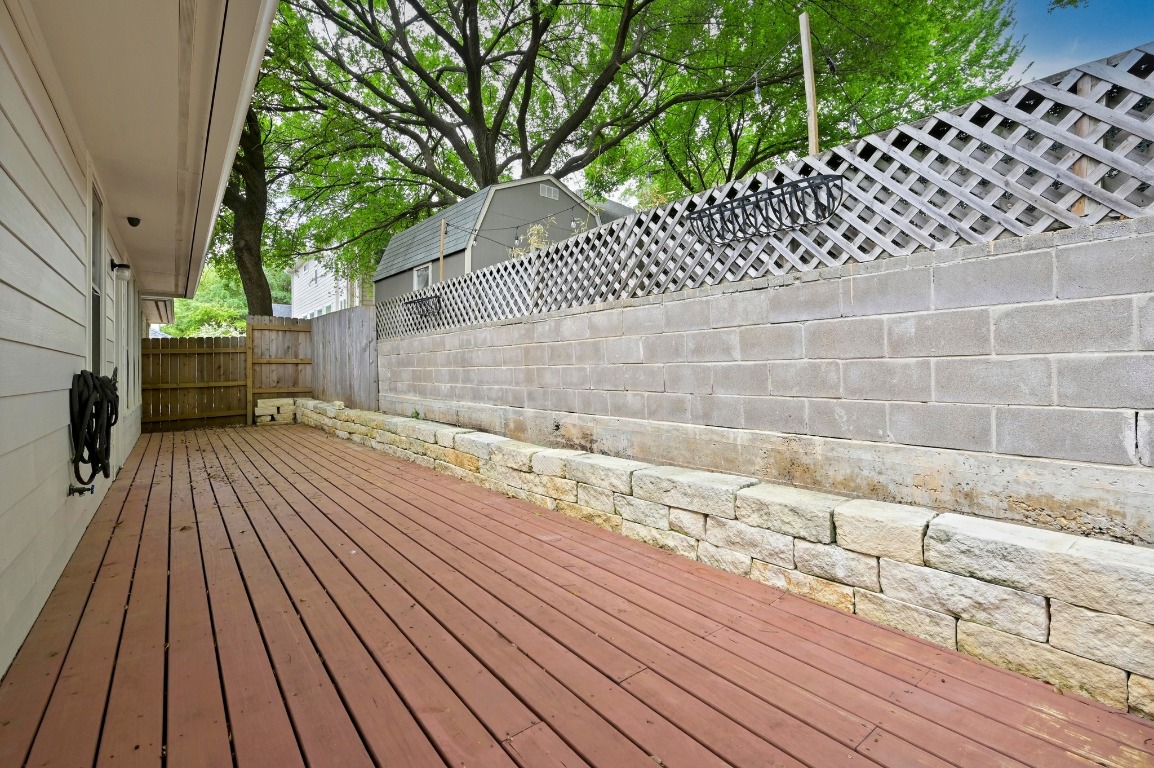 2721 Kinney Oaks Court Austin, TX 78704 - Photo 23 of 28