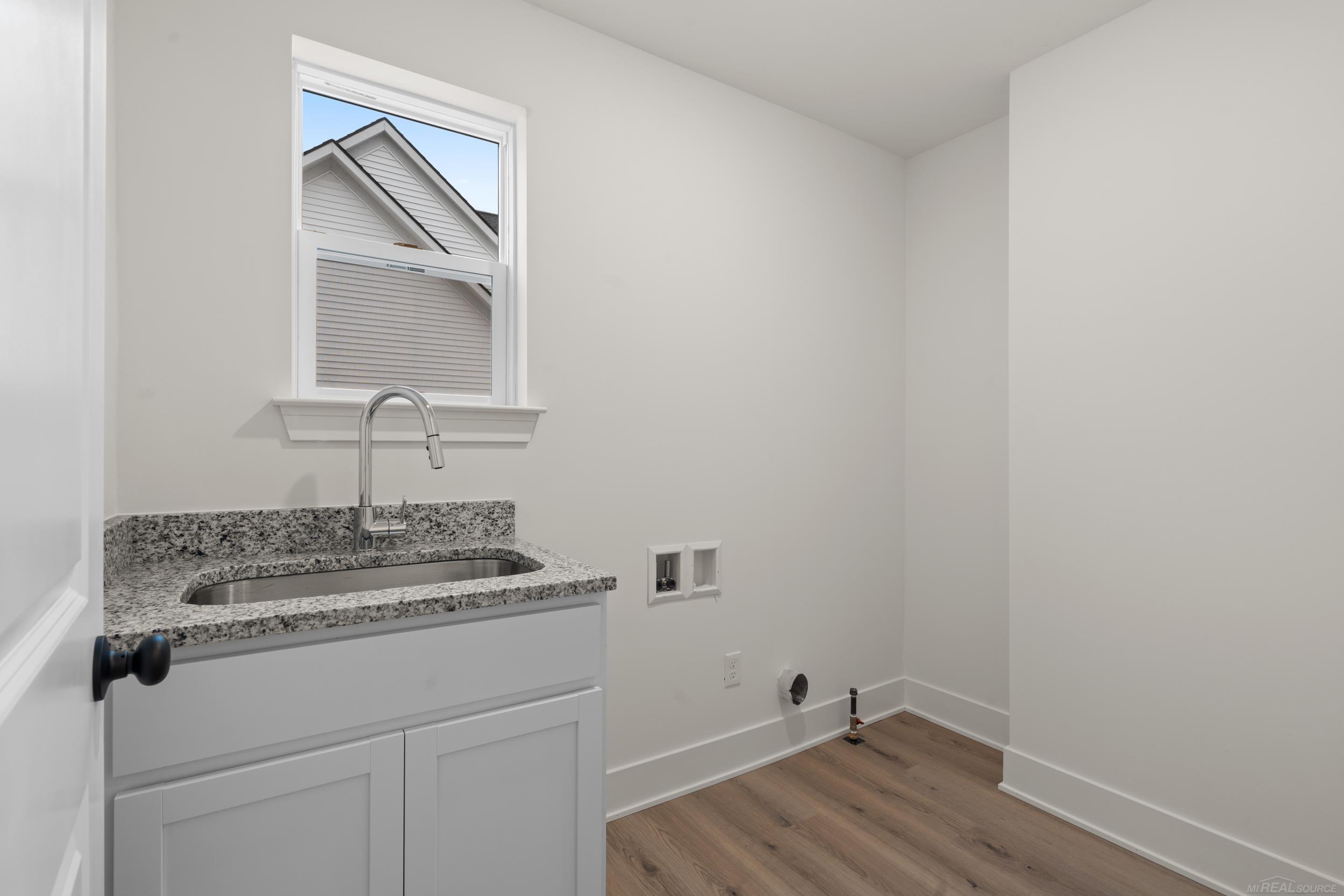 2552 Melvin Avenue Rochester, MI 48307 - Photo 16 of 26 50144868-d9566849-be73-420b-a4d3-4e02bd478d07.JPG
