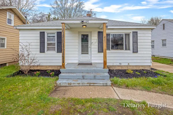 $230,000 | 45 32nd Street Southeast, Wyoming, MI 49548