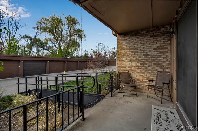 $144,900 | 70 Charter Oaks Drive, Unit 2, Amherst, NY 14228