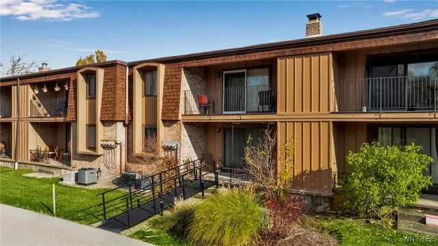 $144,900 | 70 Charter Oaks Drive, Unit 2, Amherst, NY 14228