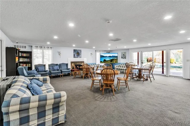 $144,900 | 70 Charter Oaks Drive, Unit 2, Amherst, NY 14228