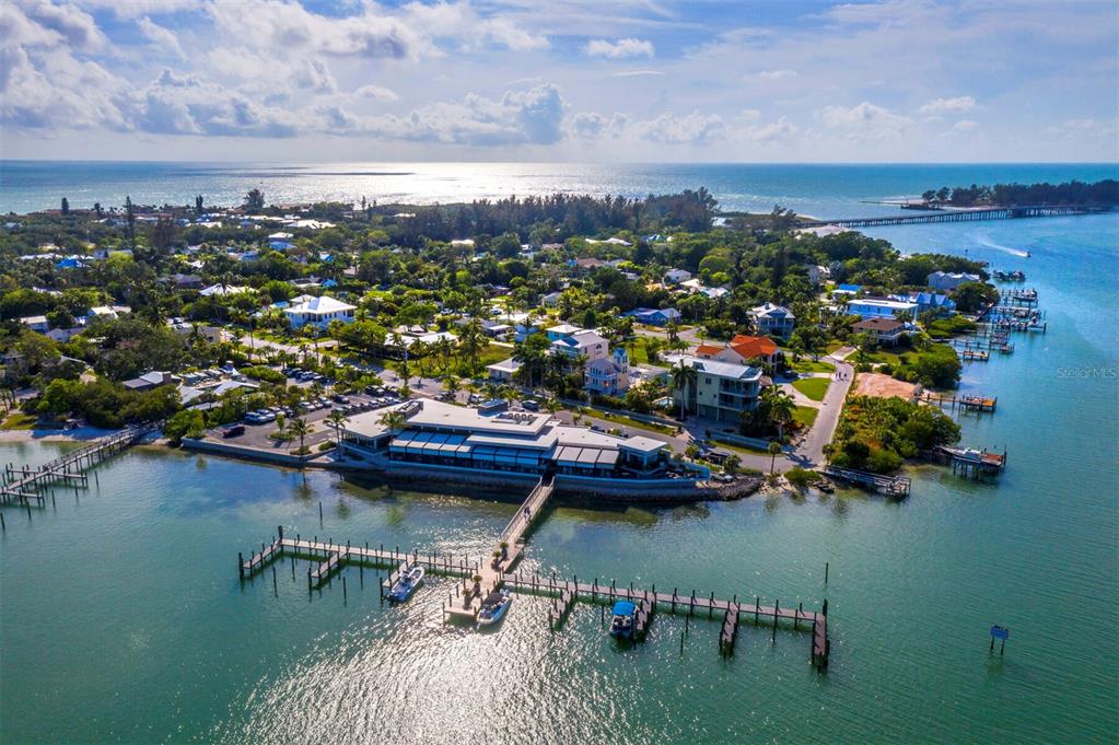 620 Jackson Way Longboat Key, FL 34228 - Photo 32 of 35