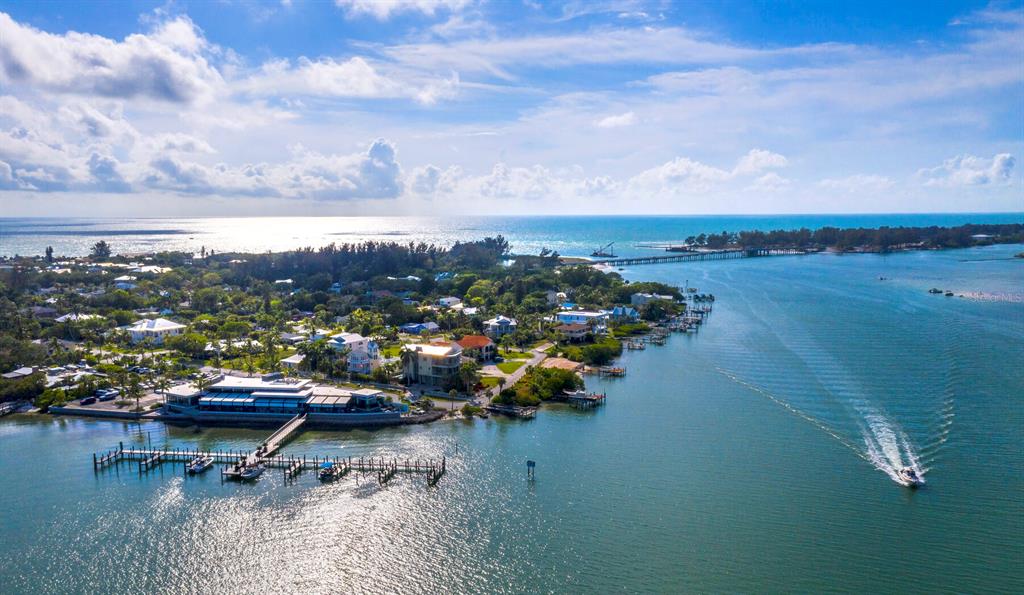 620 Jackson Way Longboat Key, FL 34228 - Photo 33 of 35