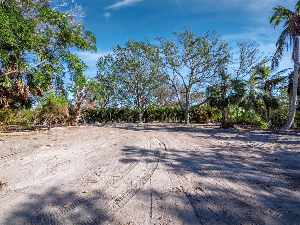 620 Jackson Way Longboat Key, FL 34228 - Photo 7 of 35