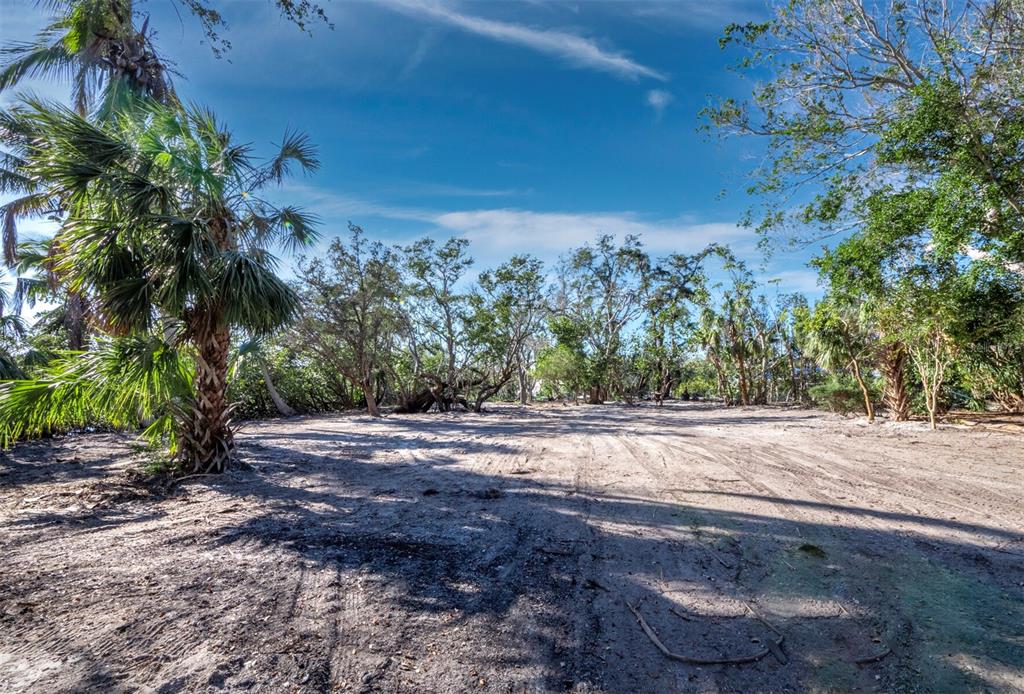 620 Jackson Way Longboat Key, FL 34228 - Photo 8 of 35