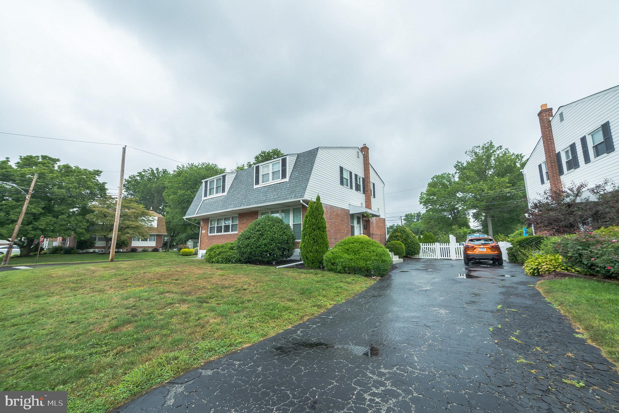 1425 Parklane Road Swarthmore, PA 19081 - Photo 4 of 30