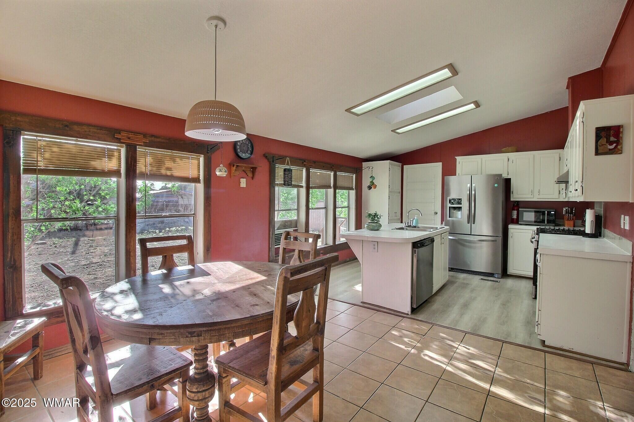 4134 Porter Mountain Road Lakeside, AZ 85929 - Photo 14 of 43 Dining Kitchen area