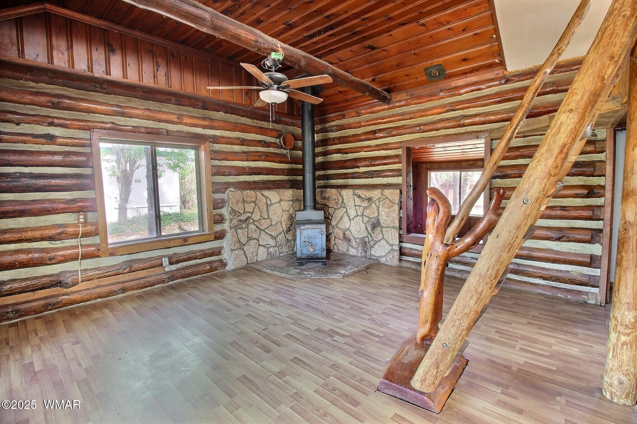 4134 Porter Mountain Road Lakeside, AZ 85929 - Photo 26 of 43 Home 2 Living Area