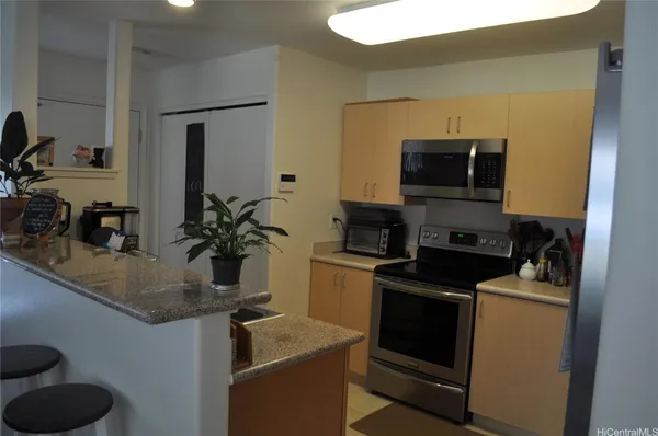 $3,200 | 95-1075 Koolani Drive, Unit 328, Mililani, HI 96789