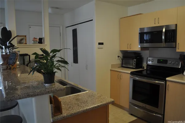 $3,200 | 95-1075 Koolani Drive, Unit 328, Mililani, HI 96789
