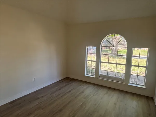 $1,800 | 2014 Lexington Woods Drive, Spring, TX 77373