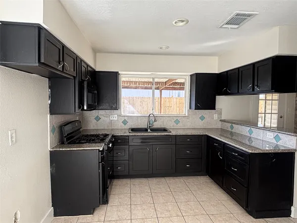 $1,800 | 2014 Lexington Woods Drive, Spring, TX 77373