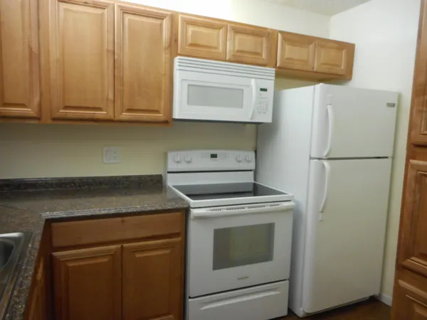 $2,000 | 202 Foxtail Drive, Unit F1, Greenacres, FL 33415