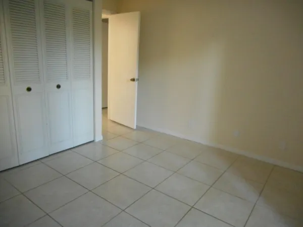 $2,000 | 202 Foxtail Drive, Unit F1, Greenacres, FL 33415