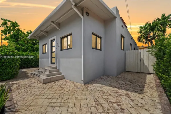 $789,000 | 944 Southwest 10th Avenue, Miami, FL 33130