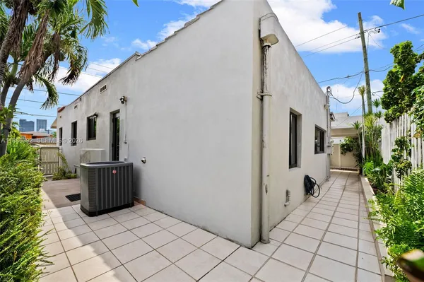 $789,000 | 944 Southwest 10th Avenue, Miami, FL 33130