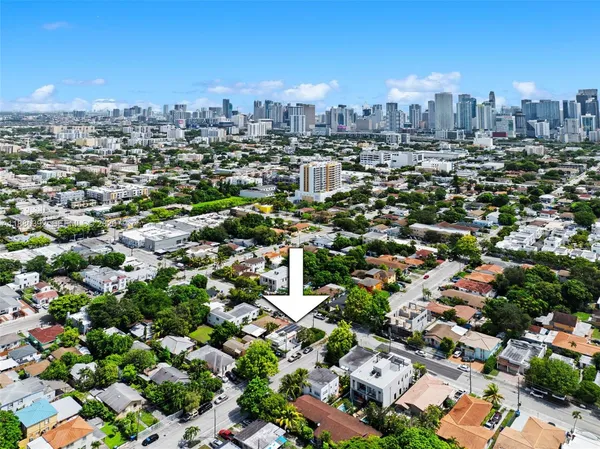 $789,000 | 944 Southwest 10th Avenue, Miami, FL 33130