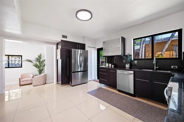 $789,000 | 944 Southwest 10th Avenue, Miami, FL 33130