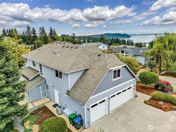 $899,999 | 2440 Alaska Avenue East, Port Orchard, WA 98366