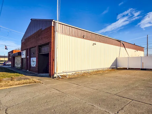 $65,000 | 232 East North Avenue, Flora, IL 62839