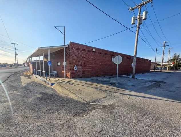 $65,000 | 232 East North Avenue, Flora, IL 62839