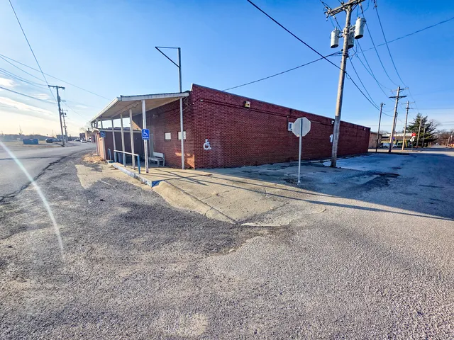 $65,000 | 232 East North Avenue, Flora, IL 62839