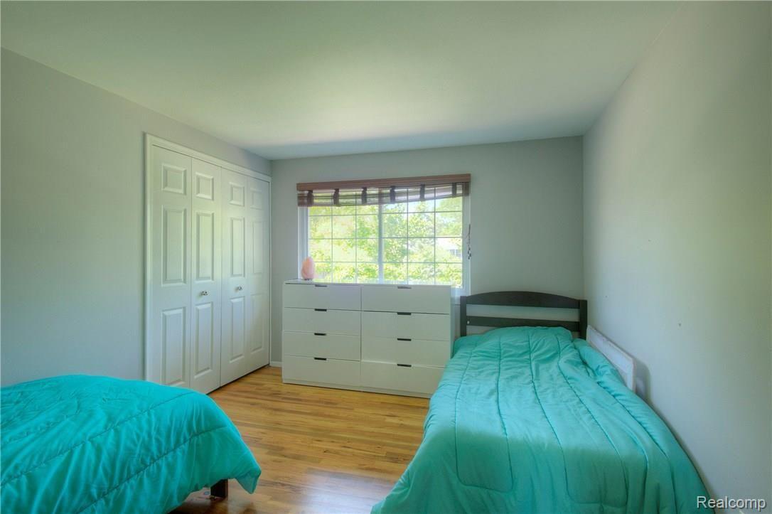 7398 Kingsbridge Road Canton, MI 48187 - Photo 32 of 47 33 BR 4.jpg