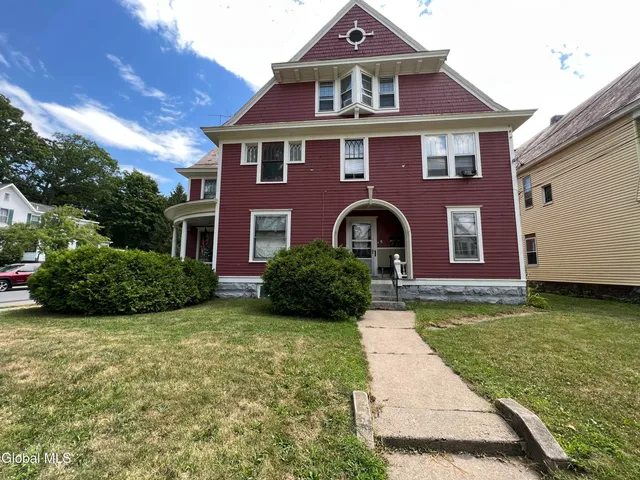 $1,400 | 1084 Wendell Avenue, Unit 1, Schenectady, NY 12308