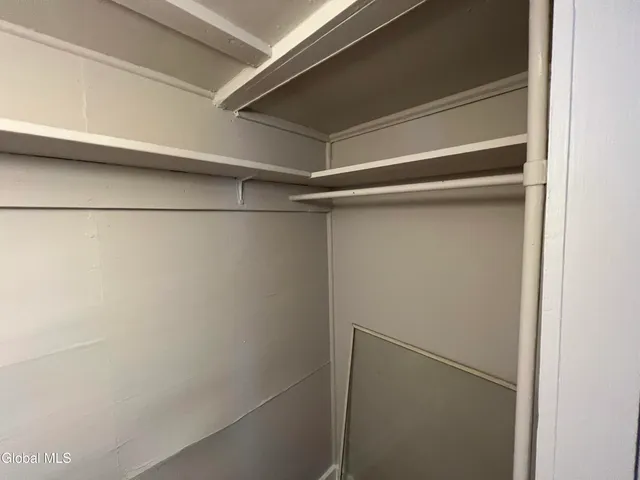 $1,400 | 1084 Wendell Avenue, Unit 1, Schenectady, NY 12308