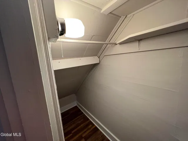 $1,400 | 1084 Wendell Avenue, Unit 1, Schenectady, NY 12308