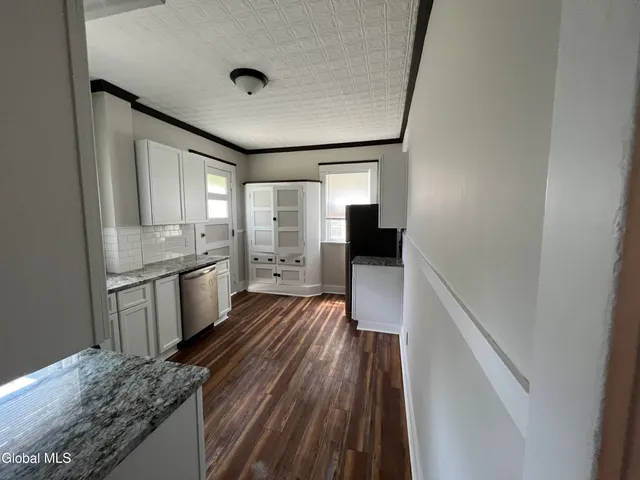 $1,400 | 1084 Wendell Avenue, Unit 1, Schenectady, NY 12308