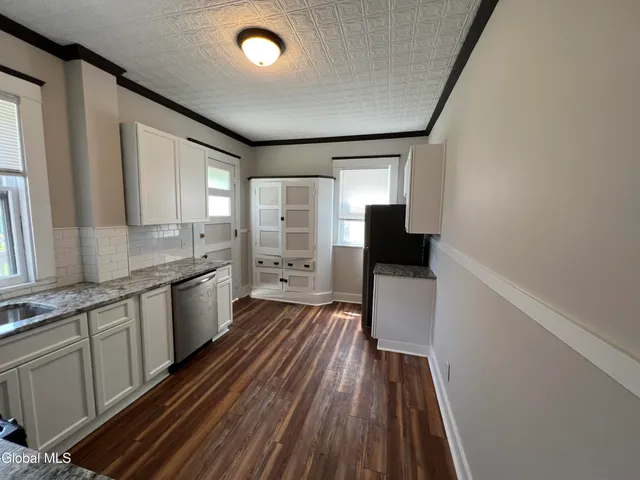 $1,400 | 1084 Wendell Avenue, Unit 1, Schenectady, NY 12308