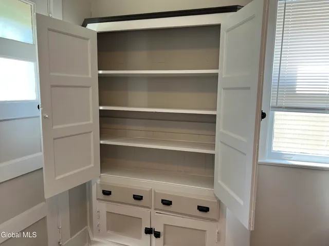 $1,400 | 1084 Wendell Avenue, Unit 1, Schenectady, NY 12308