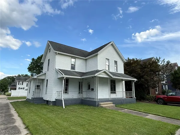 $229,900 | 520 East 4th Street, Dover, OH 44622