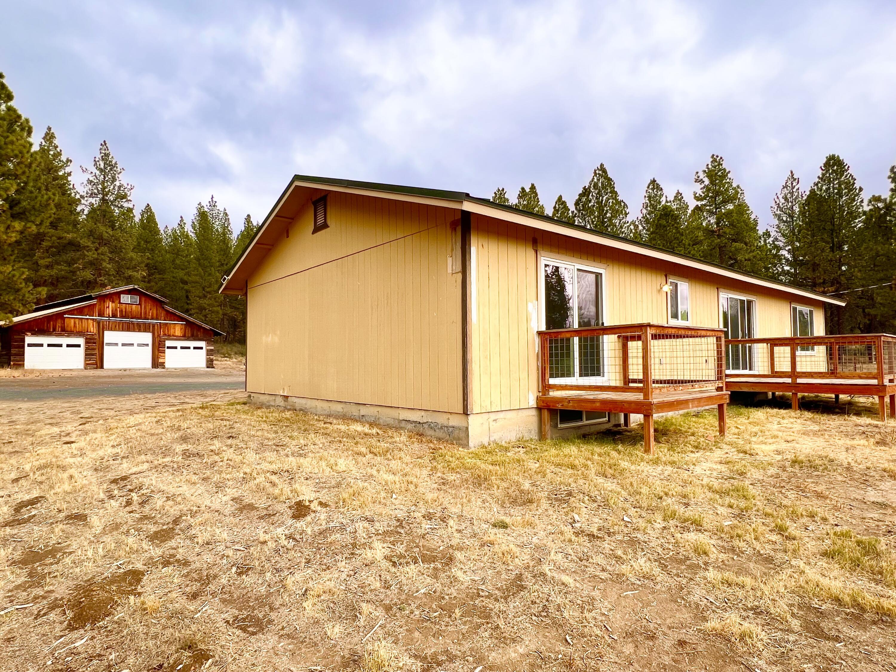 9615 Williamson River Road Chiloquin, OR 97624 - Photo 4 of 60 Rear View